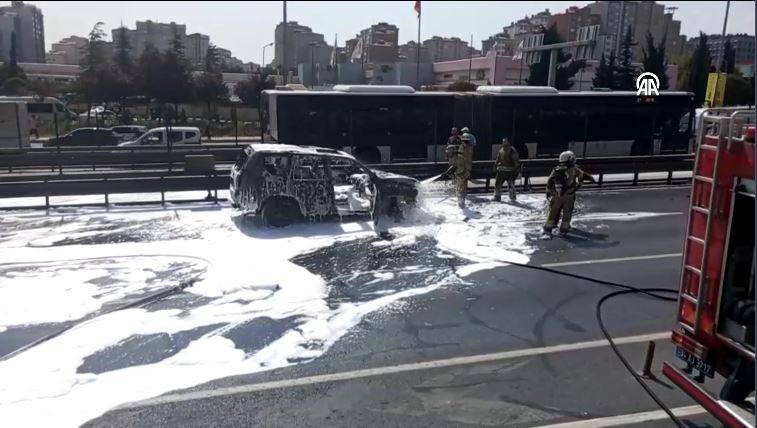 D-100'ün ortasında alev alev yandı! Trafik felç oldu - Resim: 18